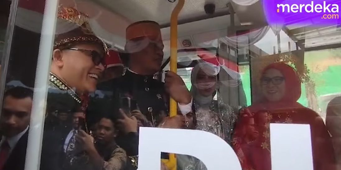 VIDEO: Tak Naik Alphard, Intip Keseruan Menteri Diangkut Bus Listrik Upacara di Istana Garuda IKN