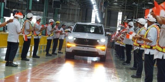 Pada Juli 2024, penjualan mobil di Indonesia didominasi oleh Toyota Kijang Innova.