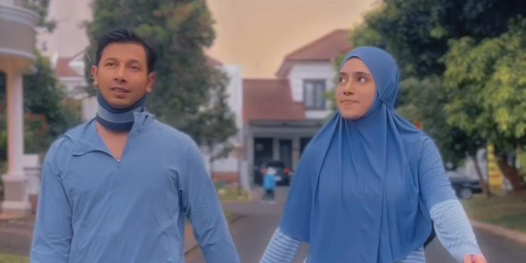 Momen Romantis Sonny Septian Latihan Berjalan Sambil Gandeng Sang Istri, Tulis Pesan Isinya Luar Biasa