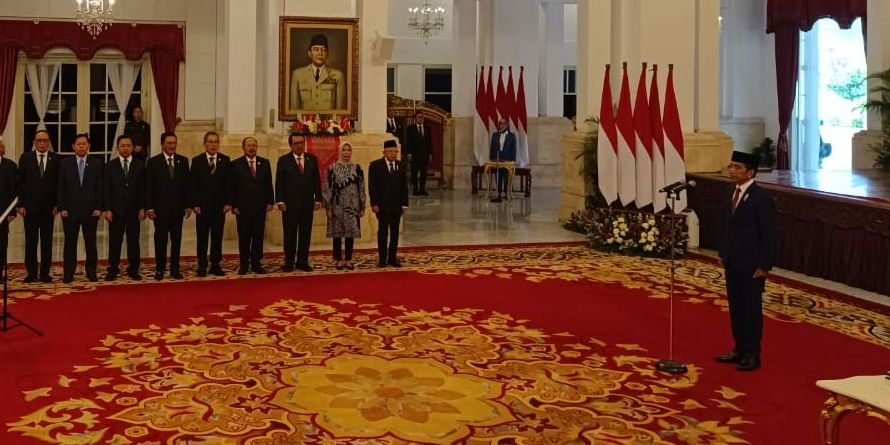 Resmi Dilantik Jokowi, Ini Daftar Tiga Menteri dan Satu Wakil Menteri Baru