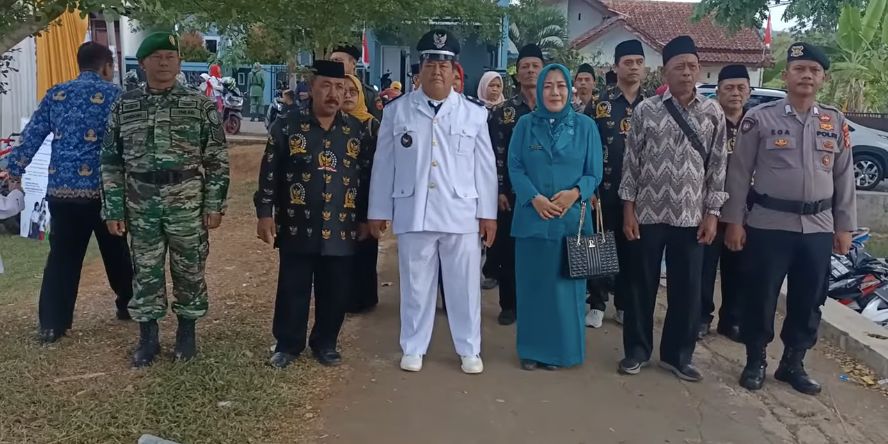 Bak Pejabat Tinggi Kuwu 'Edan' Dikawal Ketat saat Pimpin  Upacara HUT RI ke-79 di Ciamis