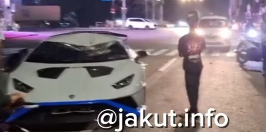 Lamborghini Huracan Tabrak Pemulung hingga Tewas di Jakarta Utara