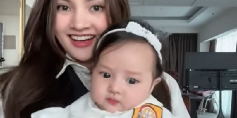 6 Potret Lucu Baby Launa Anak Sabrina Anggraini dan Belva Devara Pakai Seragam SMP, Gemesin Banget!