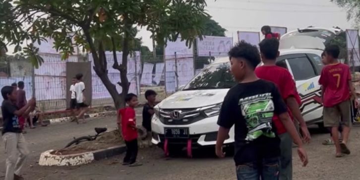 Viral Bocah Buka Jasa Putar Telolet Basuri Harganya Mulai Rp2.500 Sekali Pencet, Unik Ada 63 Nada