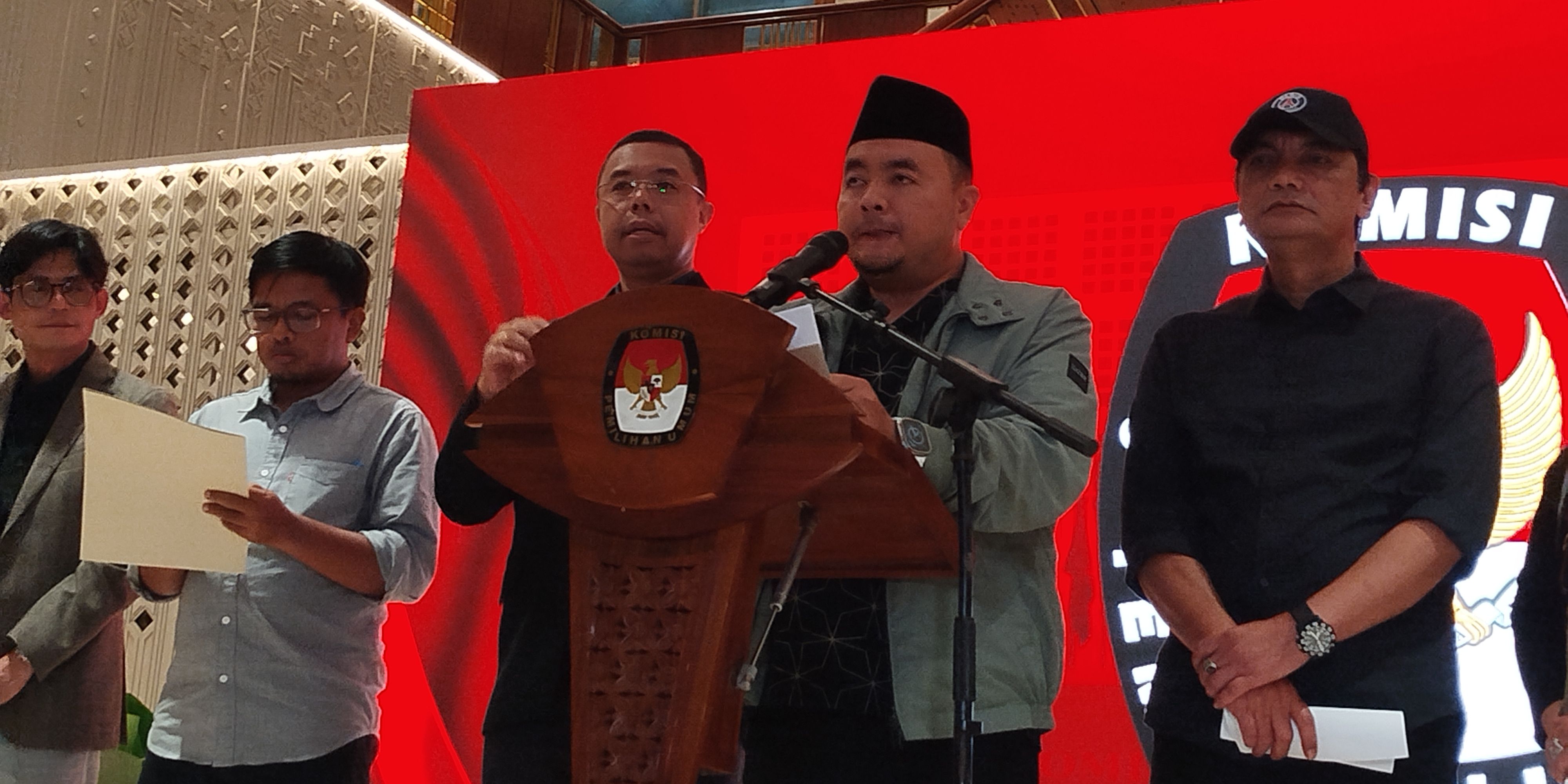 VIDEO: Ekspresi Anggota KPU Respons Putusan MK Terbaru Soal Pilkada 