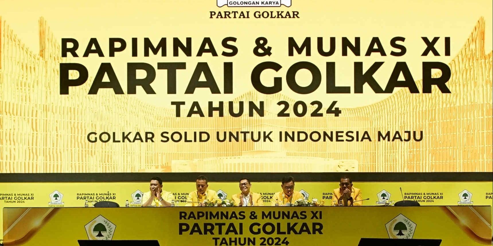 Didampingi Prabowo dan Surya Paloh, Jokowi Pakai Kemeja Kuning Tiba di Munas Golkar