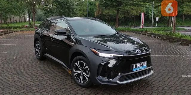 Toyota menarik kembali mobil listrik bZ4x di Indonesia, kenapa?