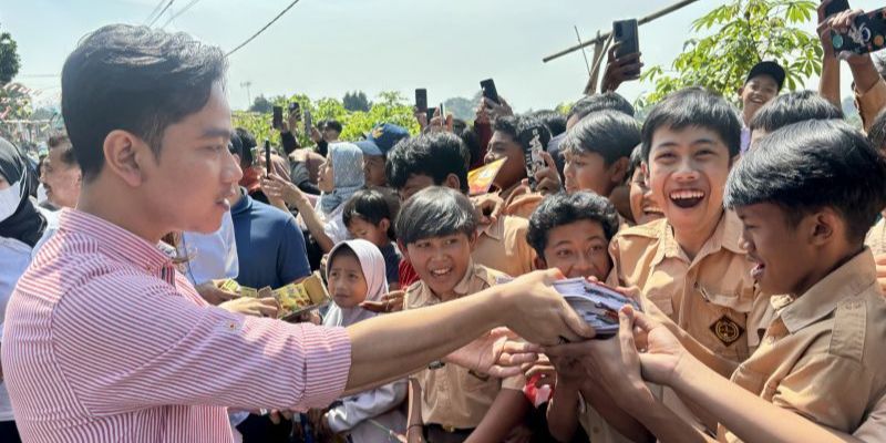 Gibran Blusukan di Bandung Barat: Sebisa Mungkin Kita Tidak Impor Susu