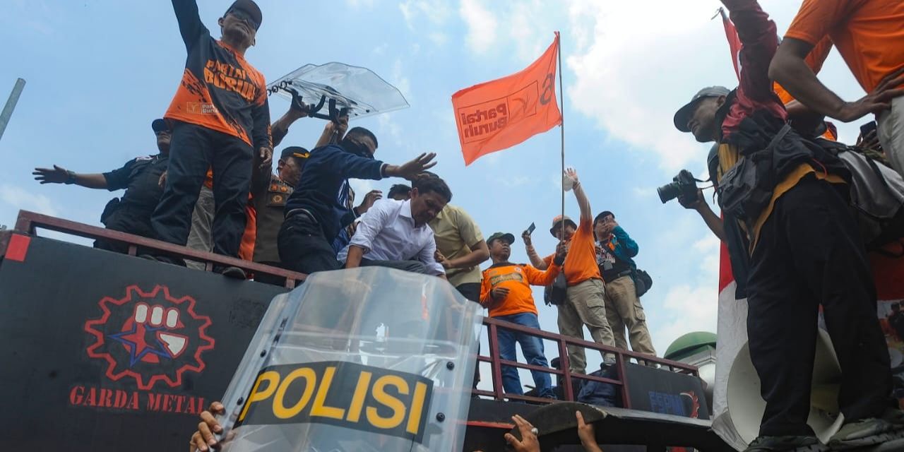 VIDEO: LAWAN DPR! Pidato Menggelegar Komika Mamat Bakar Semangat Pendemo, Arie Kriting Kepalkan Tangan