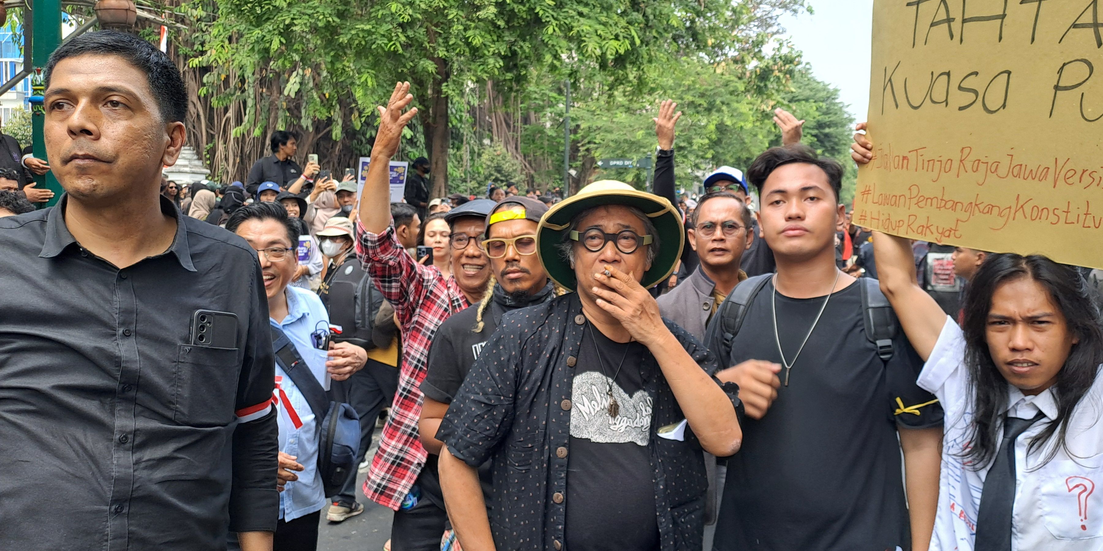 Butet Kartaredjasa Ikut Aksi Jogja Memanggil: Demokrasi Hukum Dirusak, Kita Harus Berontak