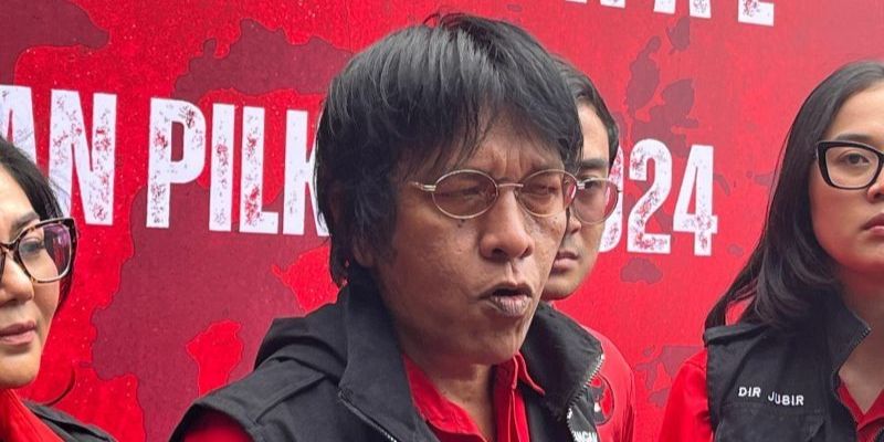 Adian Napitupulu Temui 26 Demonstran yang Ditangkap Polisi: Lepaskan Saja Lah!