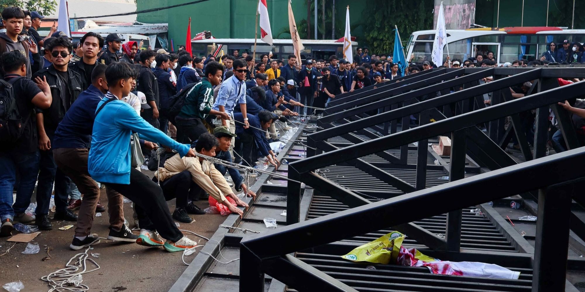 Adian Napitupulu Dapat Laporan Lebih dari 50 Demonstran Ditangkap: Ada yang Hidungnya Patah Loh