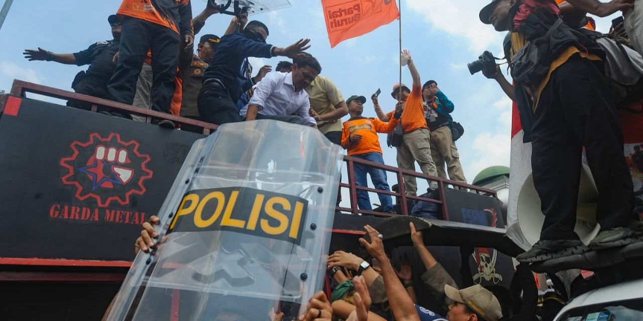 Daftar Anggota DPR yang Temui Massa Demo Tolak RUU Pilkada, Datang Disoraki Sampai Ditimpuki