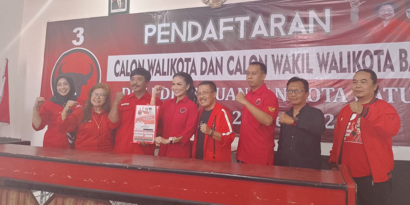 9 Jam Usai Diumumkan PDIP, Krisdayanti Bikin Status Mundur dari Pilkada Batu, Lalu Dihapus