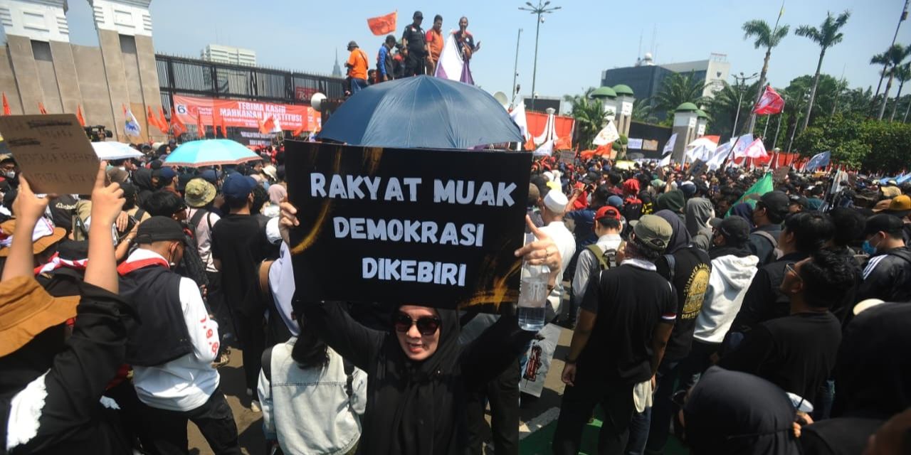 Demo Besar Sukses Gagalkan DPR Sahkan RUU Pilkada Disorot Media Internasional, Nama Jokowi & Kaesang Disebut-sebut