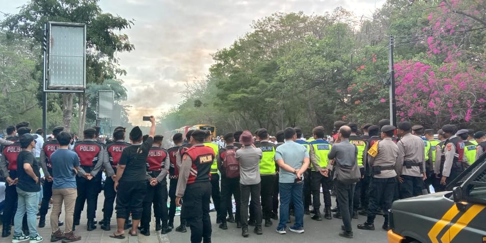 Belum Resmi Mulai Dibuka, Muktamar PKB Sudah Didemo Massa Bawa Spanduk 'Tangkap Muhaimin'