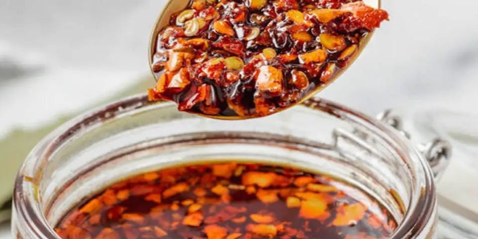 Bukan Sekadar Menambah Rasa Pedas di Makanan, Ini Sejumlah Manfaat Sehat dari Chili Oil