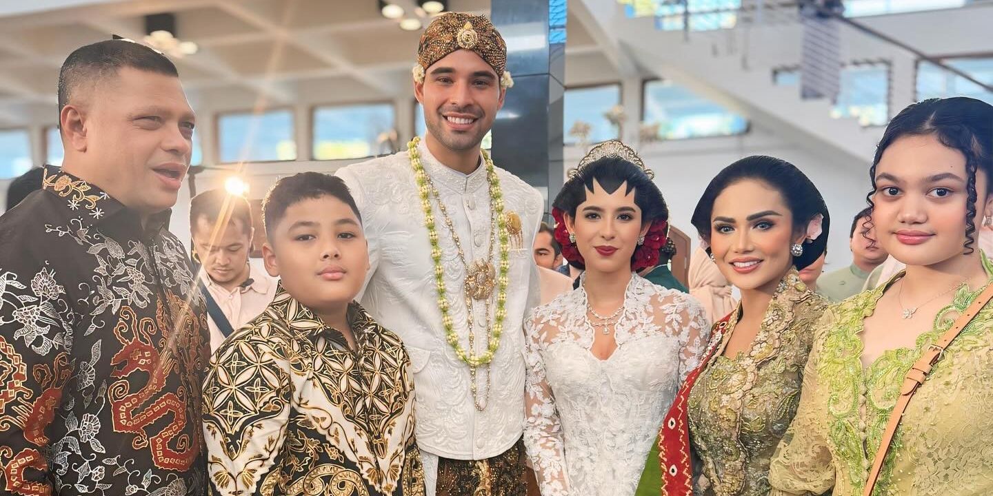 5 Potret Cantik Amora Anak Kris Dayanti saat Hadir di Acara Pernikahan Anak Susi Pudjiastuti, Disebut Calon Diva Masa Depan