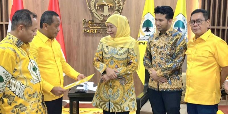 Golkar Serahkan Formulir B1 KWK ke Khofifah-Emil Dardak