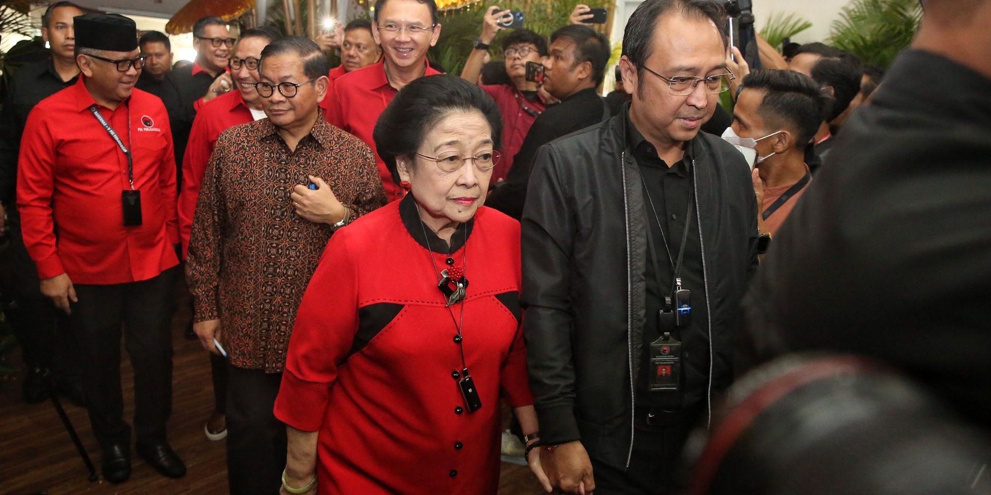 VIDEO: PDIP Batal Usung Anies Hari ini, Megawati Singgung Mau Masuk Partai atau Dompleng Saja?