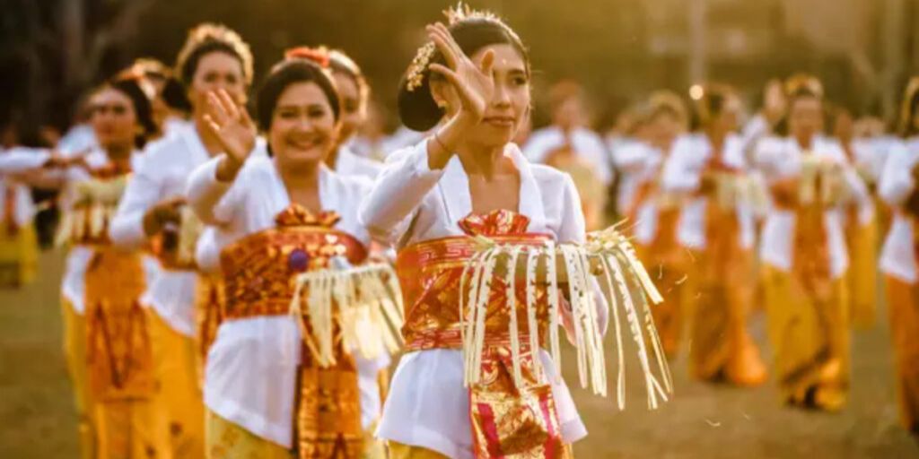 Warga Indonesia Rutin Jadi Orang Paling Ramah di Dunia, Ternyata Ini Fakta di Baliknya