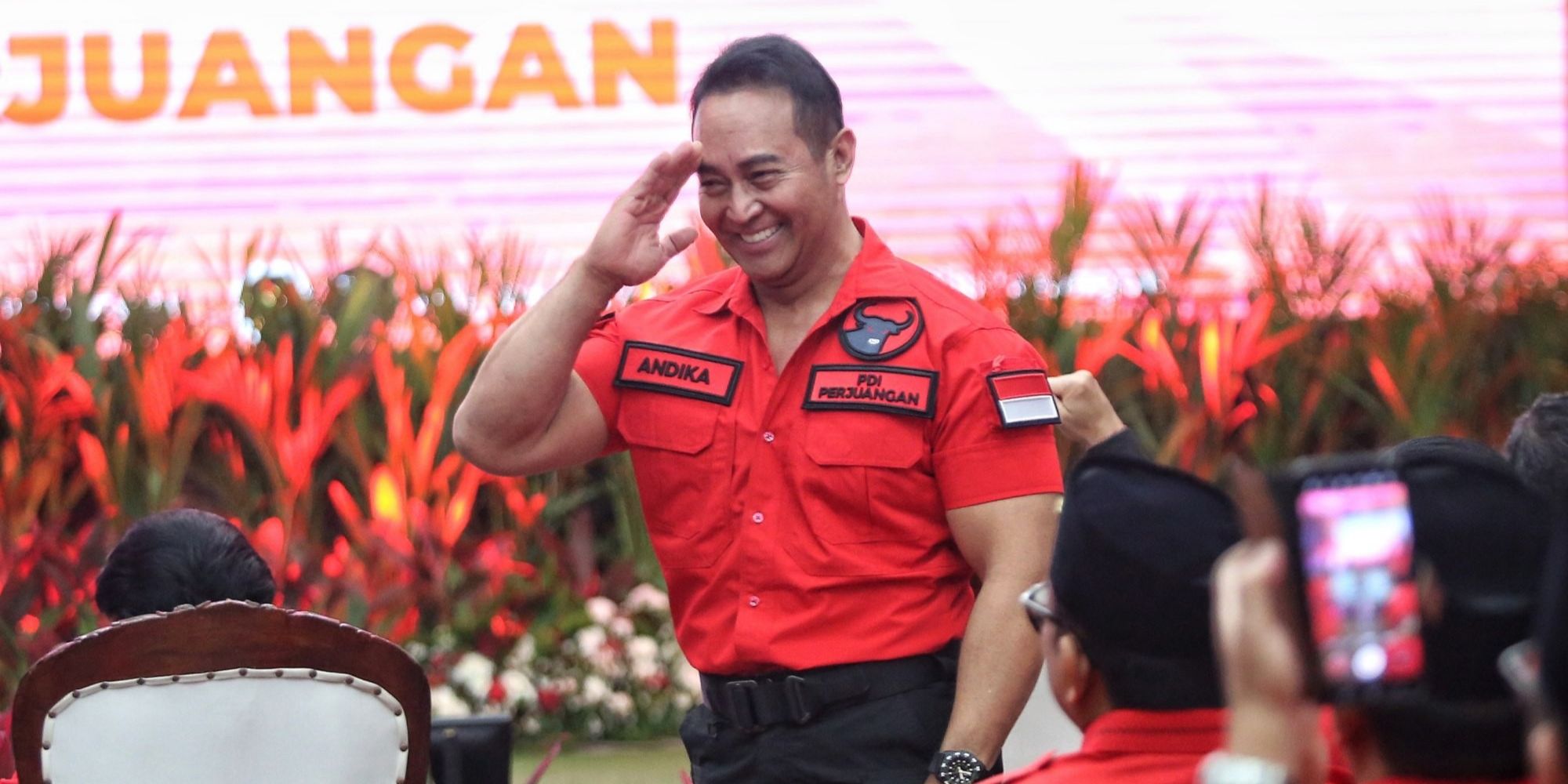 VIDEO: Perang Bintang, Eks Panglima TNI Andika Siap Tempur Lawan Jenderal Polisi di Jateng