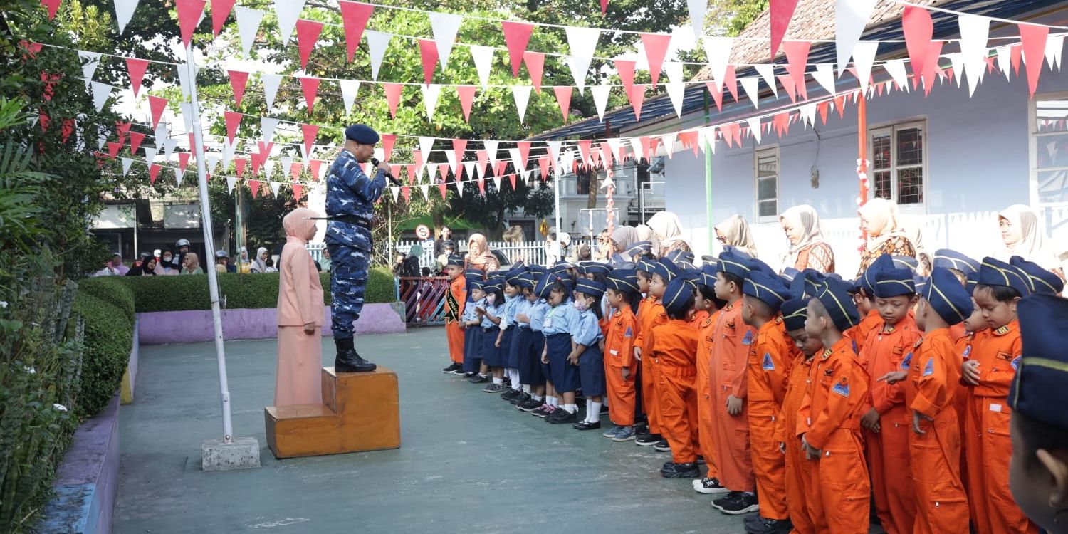 Danlanud Husein Sastranegara Pimpin Upacara Bendera, Tanamkan Nilai Kebangsaan Sedari Dini