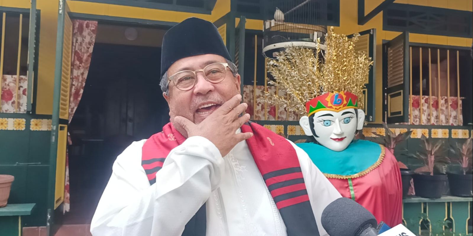 Rano si Doel Unggah Pesan Menohok Almarhum Babeh Sabeni 'Lu Anak Betawi Harus Bangun ni Kota Betawi'