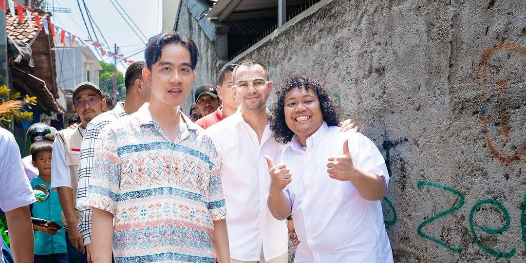 Mengingat Kembali Perjuangan Marshel Widianto Bertemu Warga Tangsel, Ngedeprok Bareng Ibu-Ibu Sampai Blusukan Ditemani Gibran