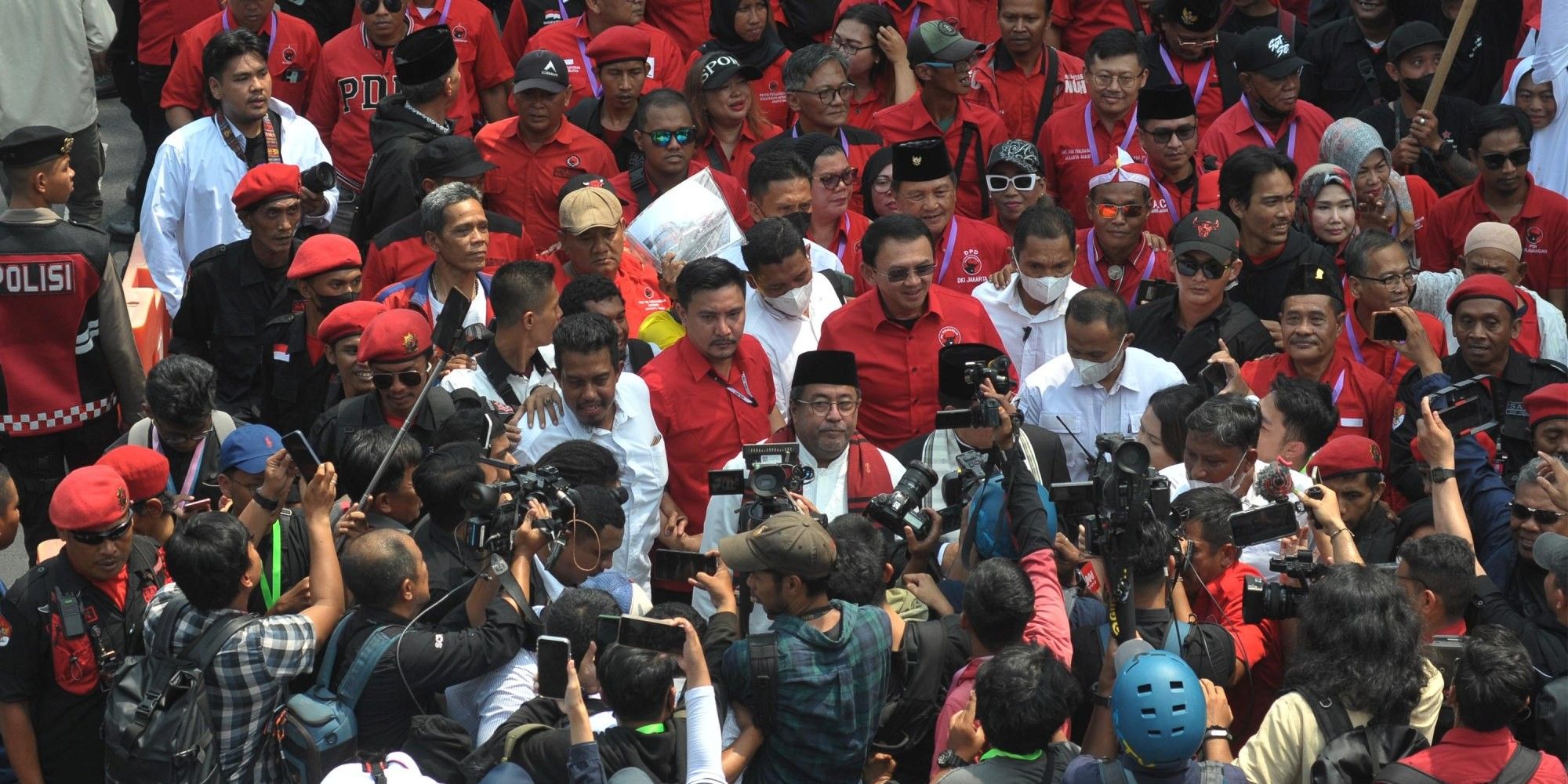 VIDEO: Momen Ahok Tertawa Dengar Pramono Sapa Rano 'Doel' Karno Daftar Pilgub Jakarta