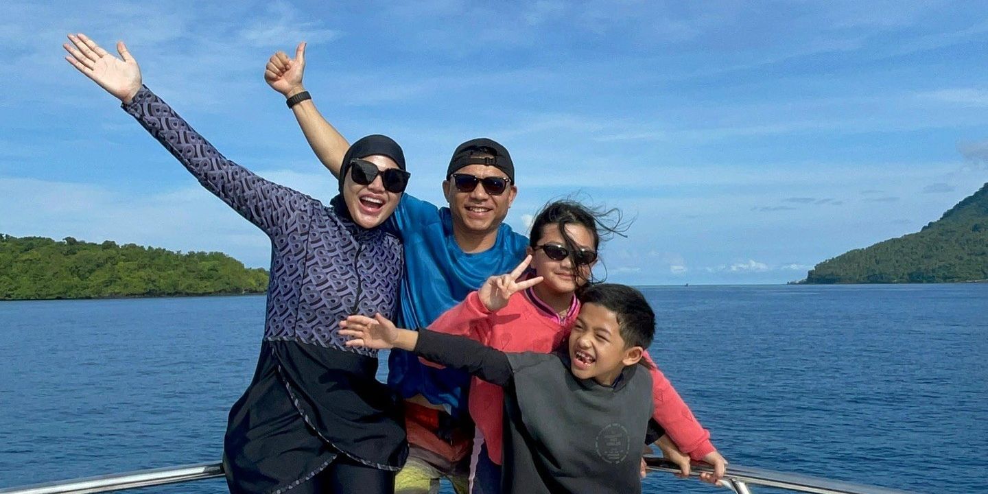 Potret Anang Hermansyah dan Keluarga Liburan di Maluku, Asyik Snorkeling Hingga Datangi Pulau Terpencil