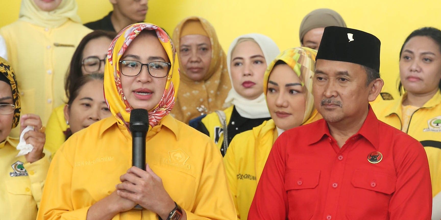 VIDEO: Senyum Manis Airin Senang Dikawal Golkar Daftar Cagub dan Cawagub Pilkada Banten