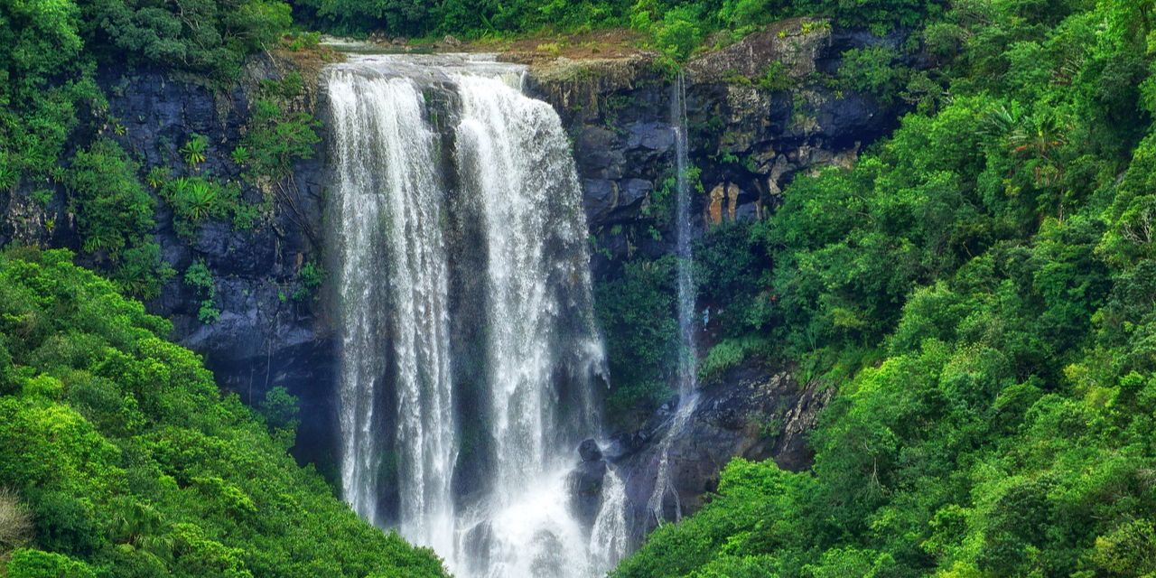 Mitos Air Terjun Tumpak Sewu, Membuat Awet Muda hingga Membawa Keberuntungan