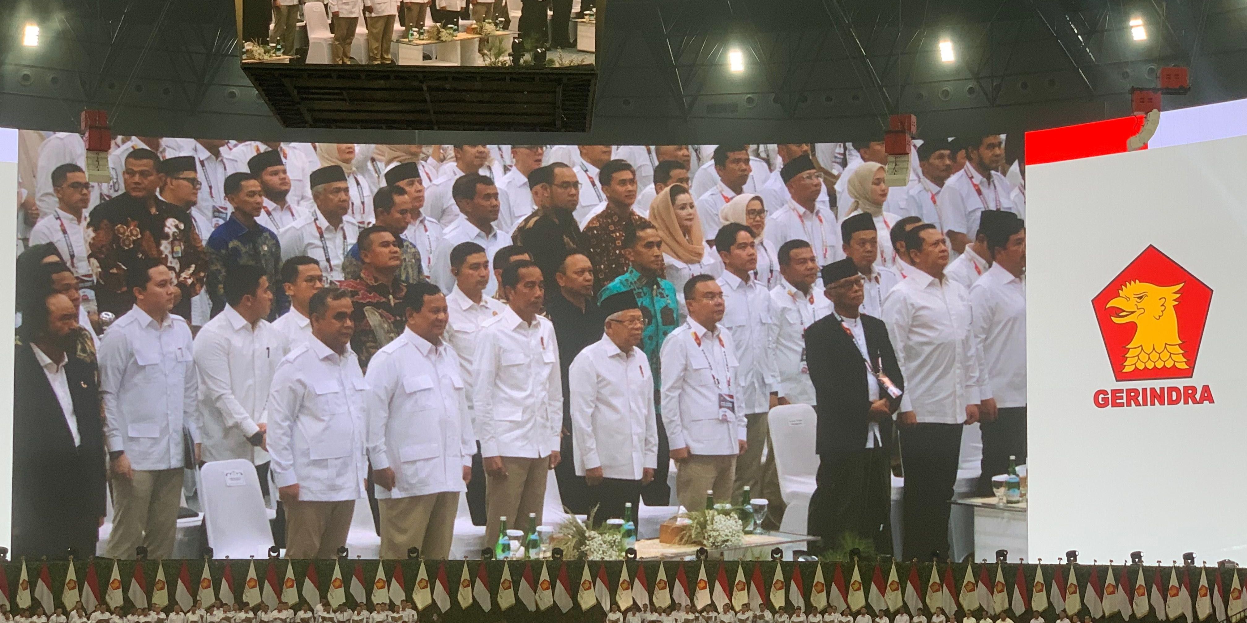 Berkemeja Putih, Jokowi-Ma’ruf Amin Hadiri Rapimnas Gerindra