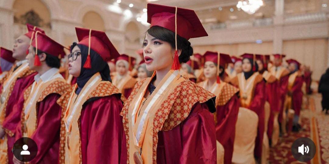 Potret Dinar Candy Jalani Wisuda, Ternyata Selama Ini Diam-diam Kembali Lanjutkan Kuliah di Surabaya