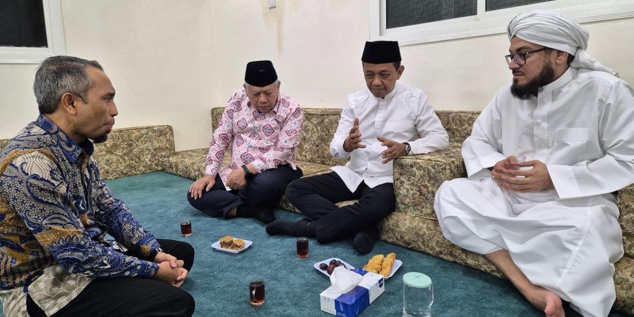 Bahlil Bertemu Sheikh Sayyid Ahmad di Madinah, Didoakan Diberi Kekuatan dan Dijauhkan dari Fitnah