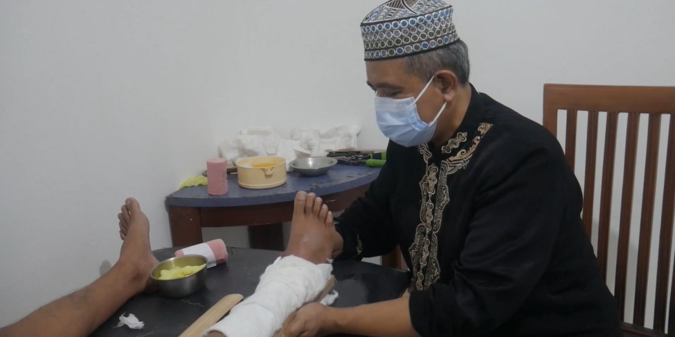 Mengenal Reparasi Tulang Legendaris Haji Naim di Cilandak, Penyakit Bisa Sembuh Berkat Doa dan Sering Didatangi Artis