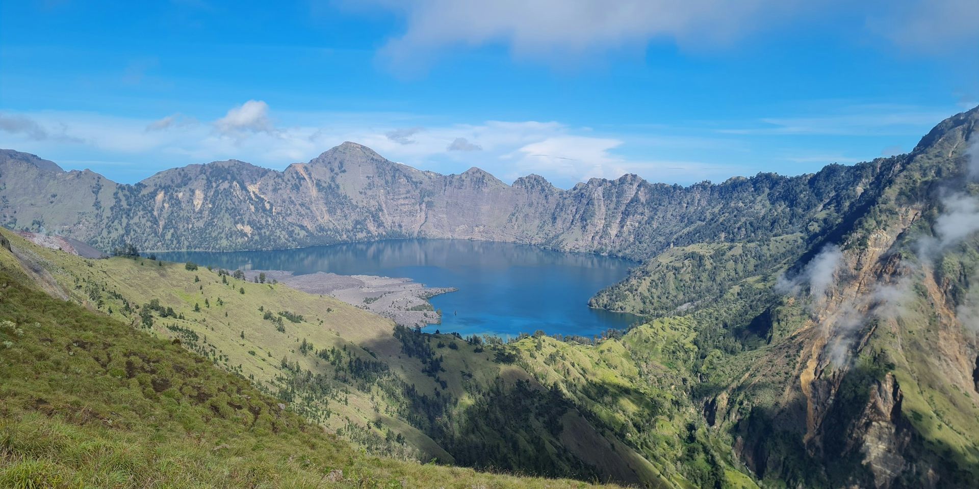 Pendaki Asal Rusia Hilang di Gunung Rinjani, 2 Pekan Belum Ditemukan