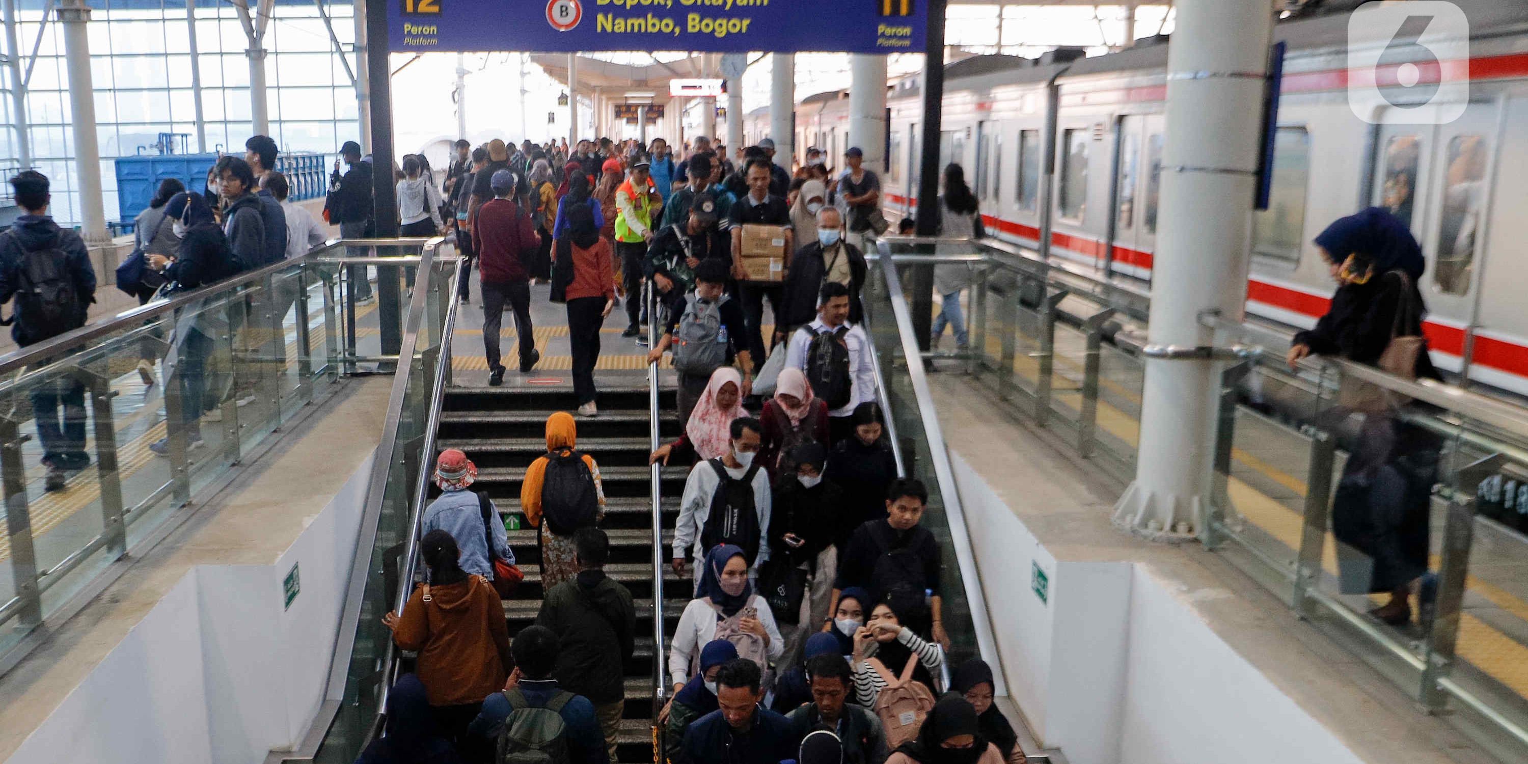 Kemenhub: Keputusan Kenaikan Tarif KRL Tunggu Pemerintahan Baru