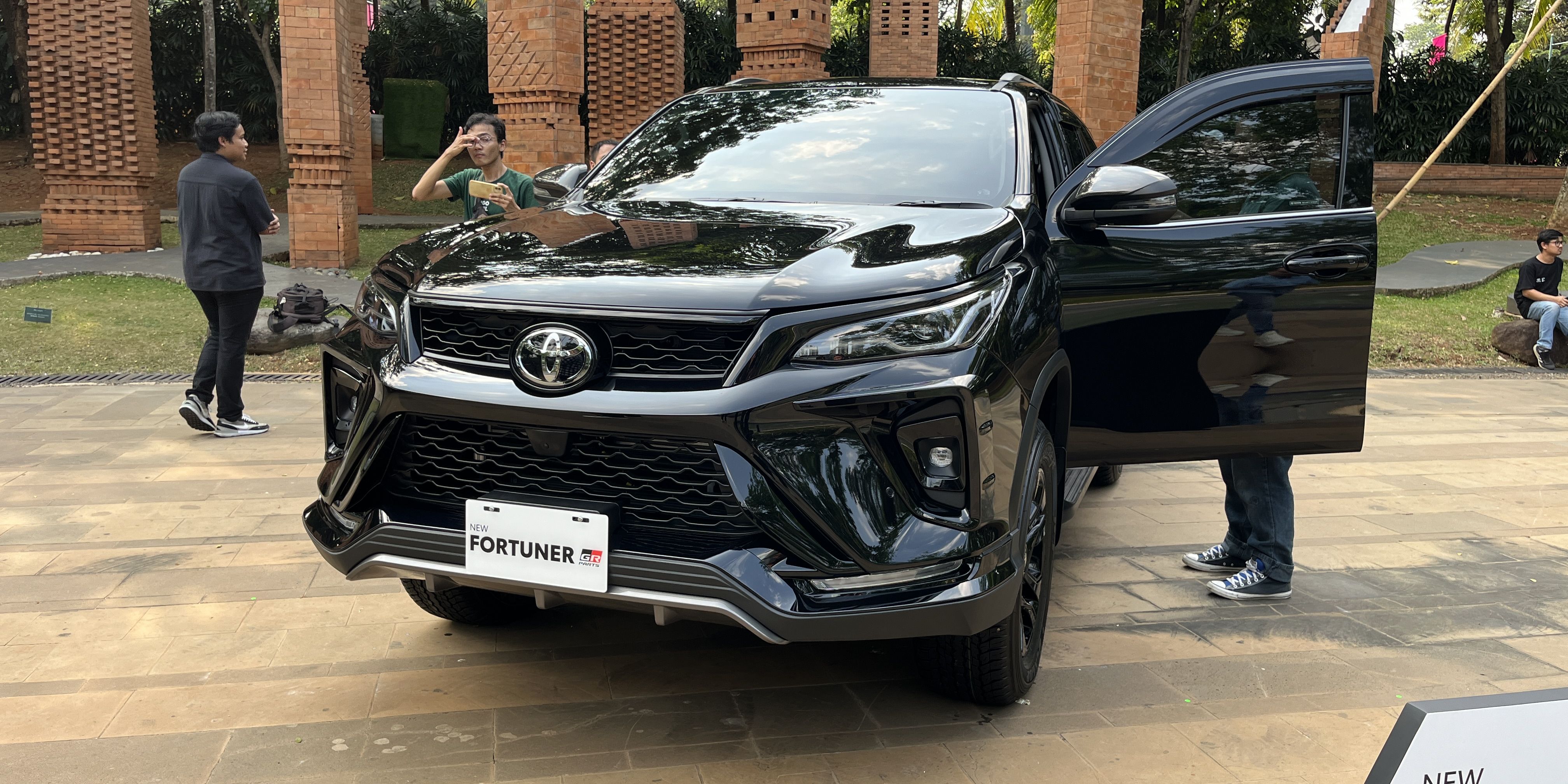 Berapa Pajak Toyota Fortuner 2024? Simak Estimasi Lengkapnya di Sini