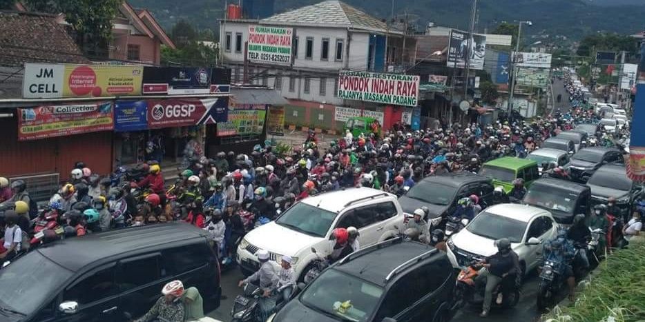 Libur Panjang, Jalur Puncak Bogor Diberlakukan Ganjil Genap dan One Way sampai Senin