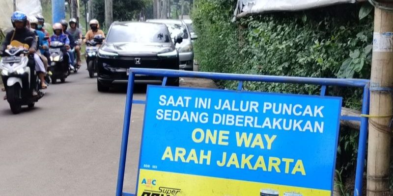 Situasi Terkini Macet Jalur Puncak Bogor, Sudah 8 Jam Lebih Diberlakukan One Way Arah Jakarta Urai Kepadatan