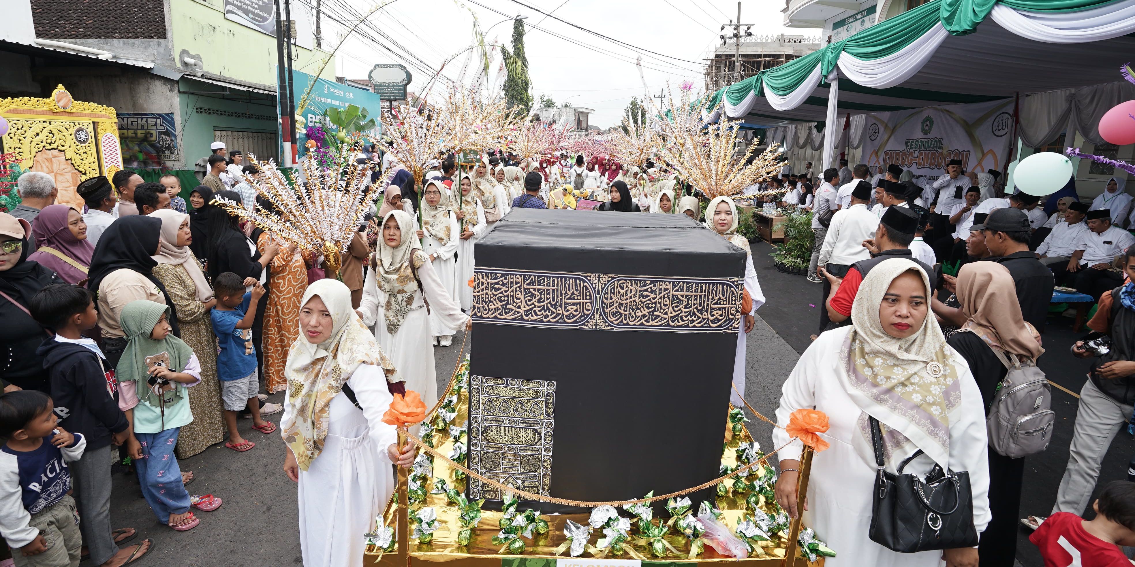 Endhog-endhogan, Tradisi Warga Banyuwangi Peringati Maulid Nabi