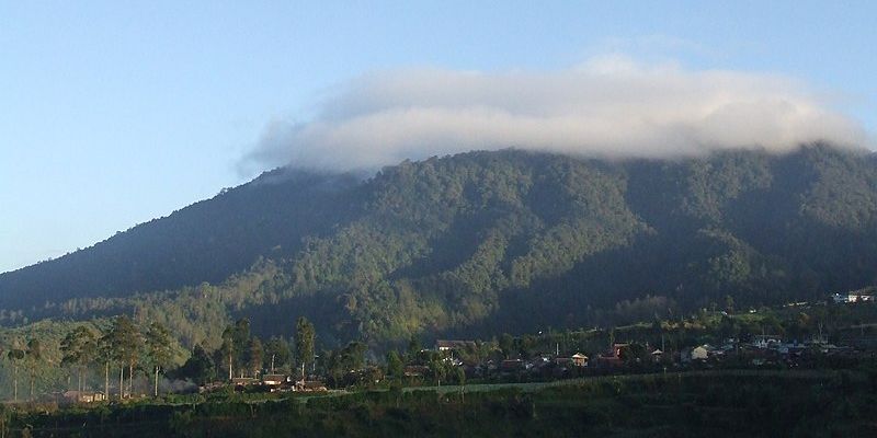 Riwayat Gunung Burangrang, Tercipta dari Letusan Gunung Purba Bandung hingga Mitos Segitiga Misterius