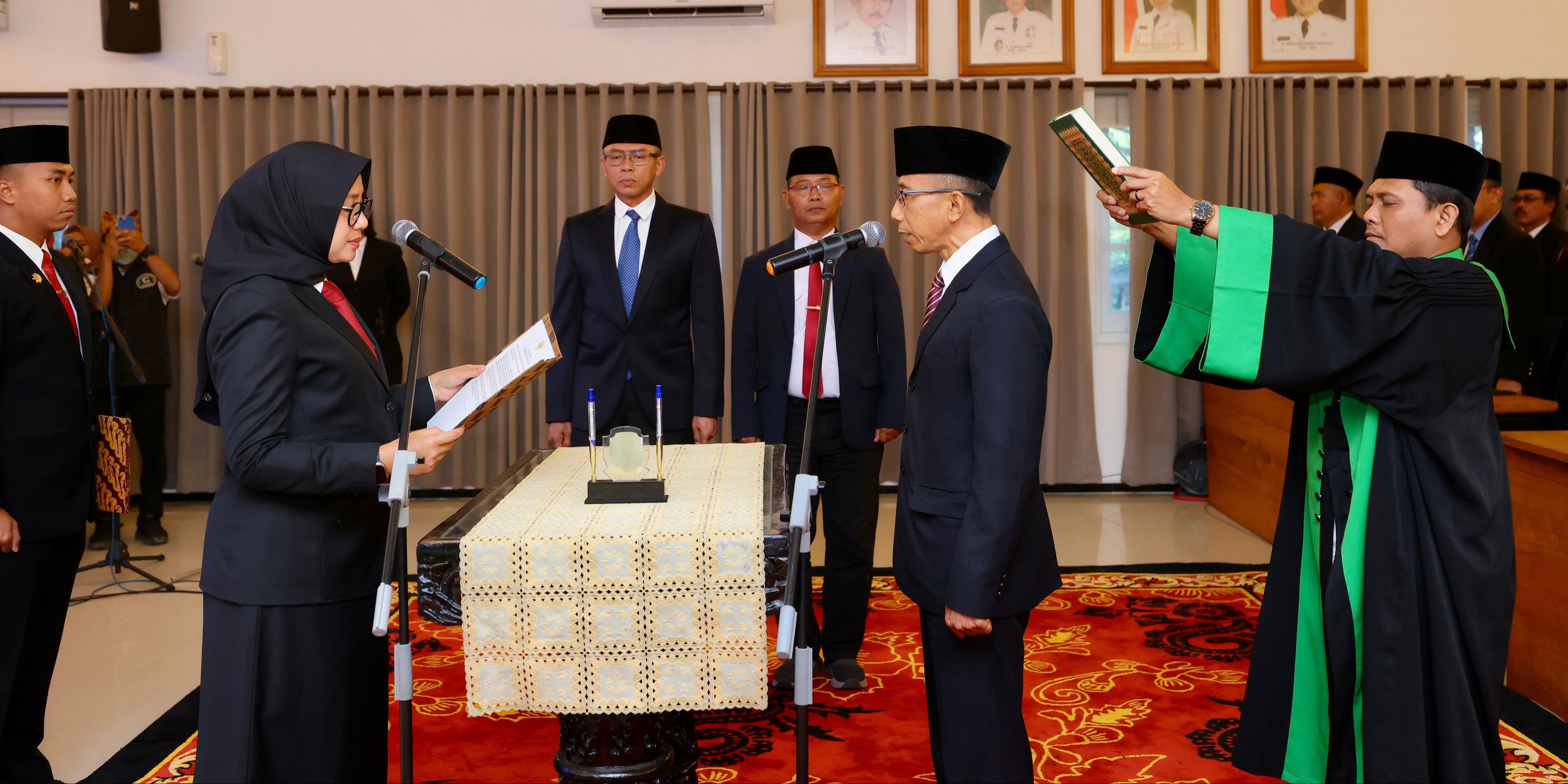 Bupati Ipuk Lantik Guntur Priambodo Menjadi Pj Sekda Banyuwangi