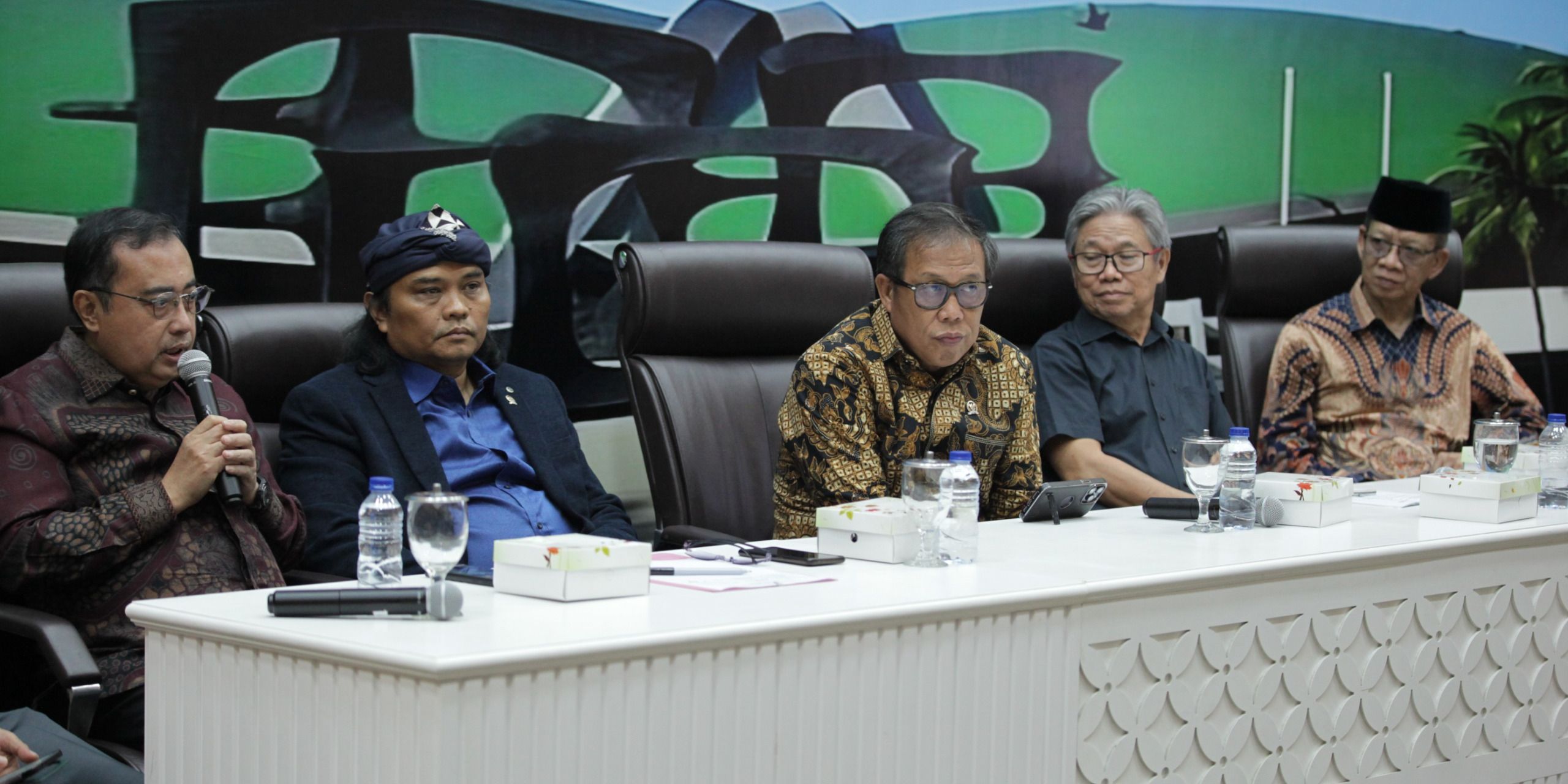 DPR Minta Kemenkes Tinjau Ulang Aturan Kemasan Rokok Polos Tanpa Merek, Begini Alasannya