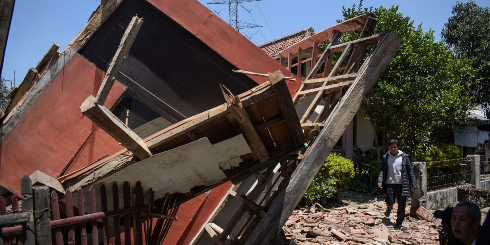 Penyebab Banyak Bangunan di Garut Rusak, Meski Pusat Gempa di Kabupaten Bandung