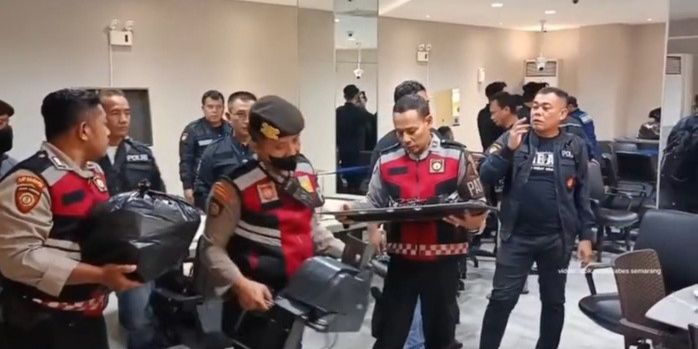 Gerebek Judi Kasino Kedok Hiburan Karaoke di Semarang, Polisi Sita Bukti Uang Rp 1,25 Miliar