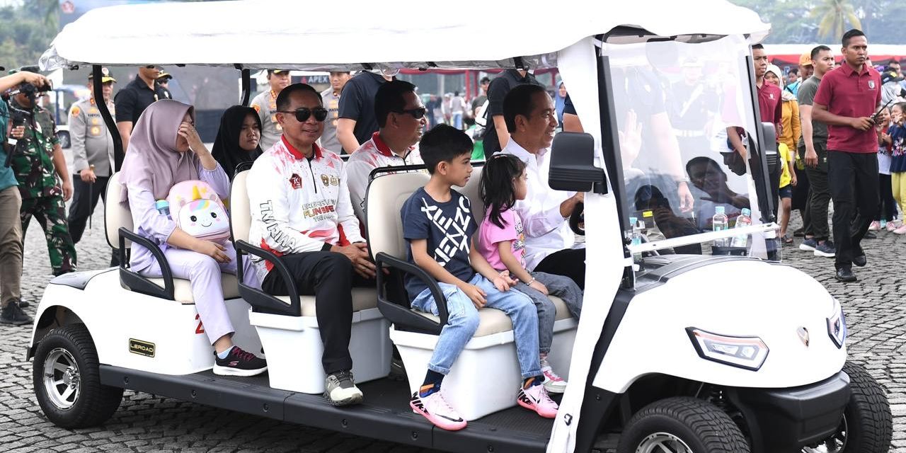 Jokowi Ajak Cucu ke Pameran Alutsista TNI di Monas, Jan Ethes dan Lembah Manah Girang Naik Tank