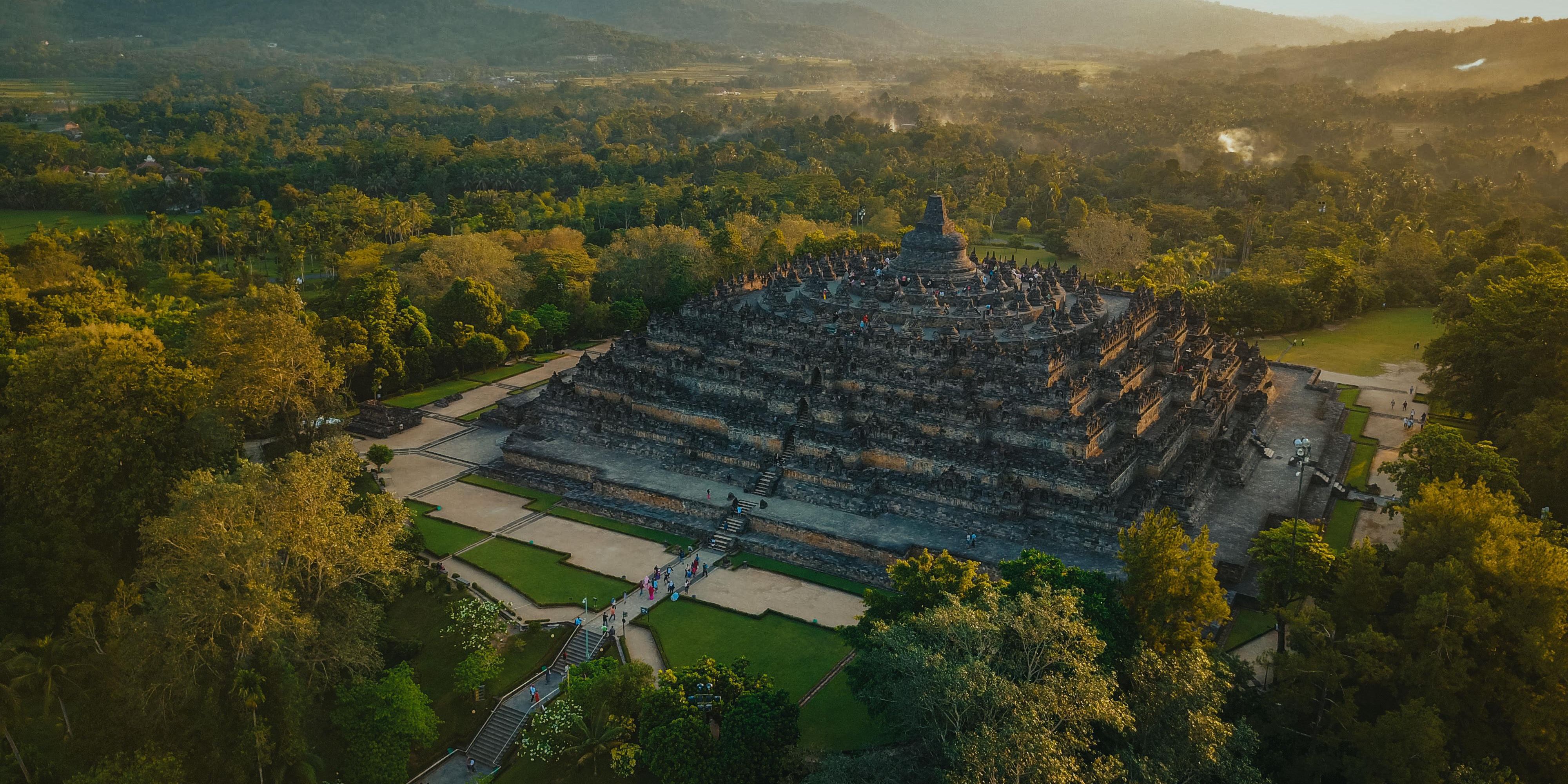 Jokowi Teken Perpres Tata Kelola Candi Borobudur, Apa Saja Isi Aturannya?